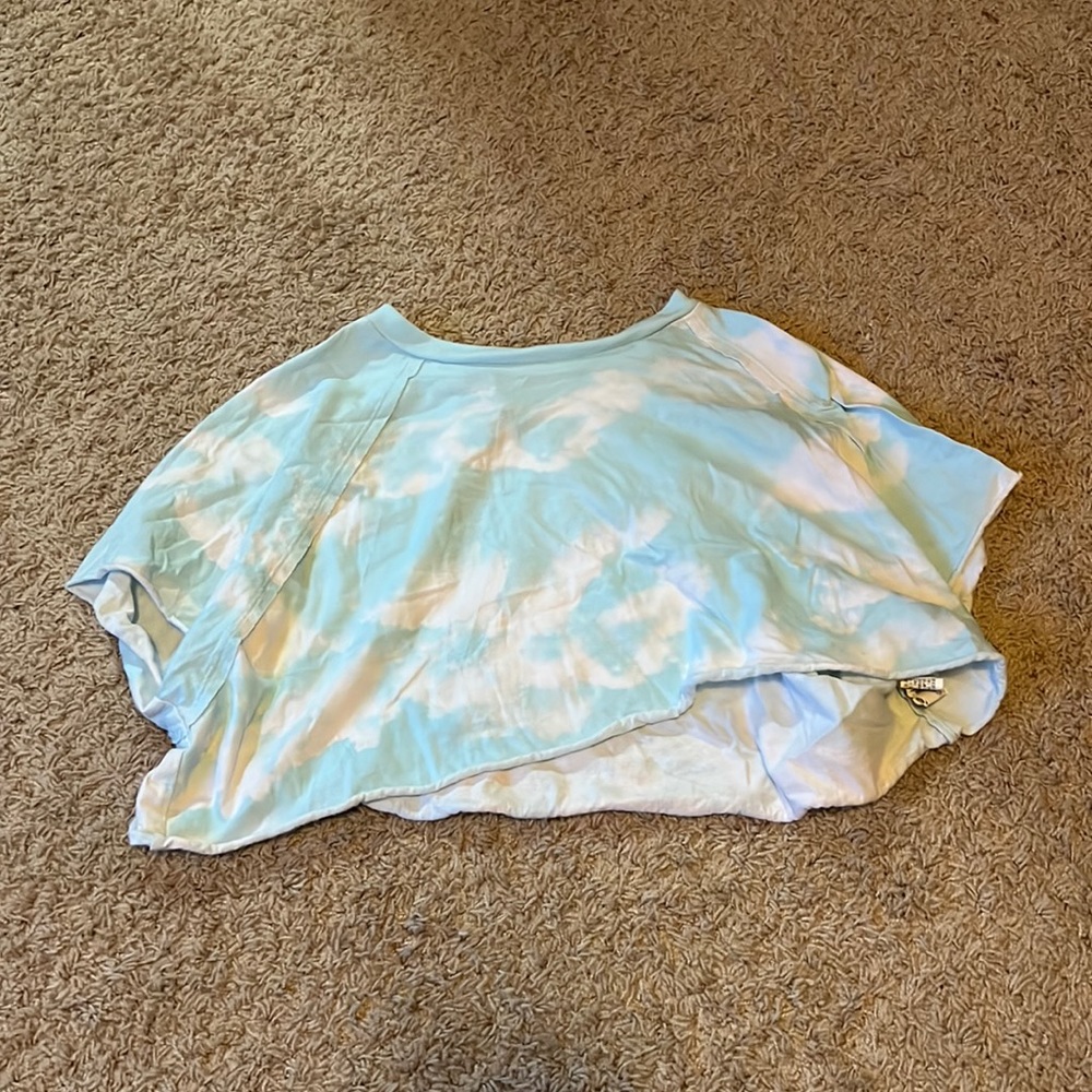 Cloud crop top